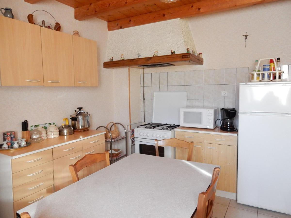 Spacious Holiday Home Near The Forest Esmoulieres Quarto foto